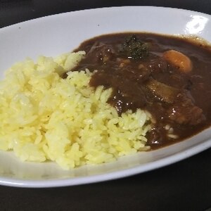 トロトロとろけそうな牛すじ肉のビーフシチュー